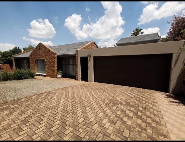 4 BEDROOM HOUSE FOR SALE IN VANDERBIJLPARK SE 3